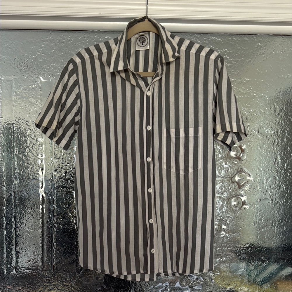 Striped Gray and White Men's Shirt M
